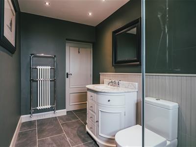 Master En-Suite Shower Room